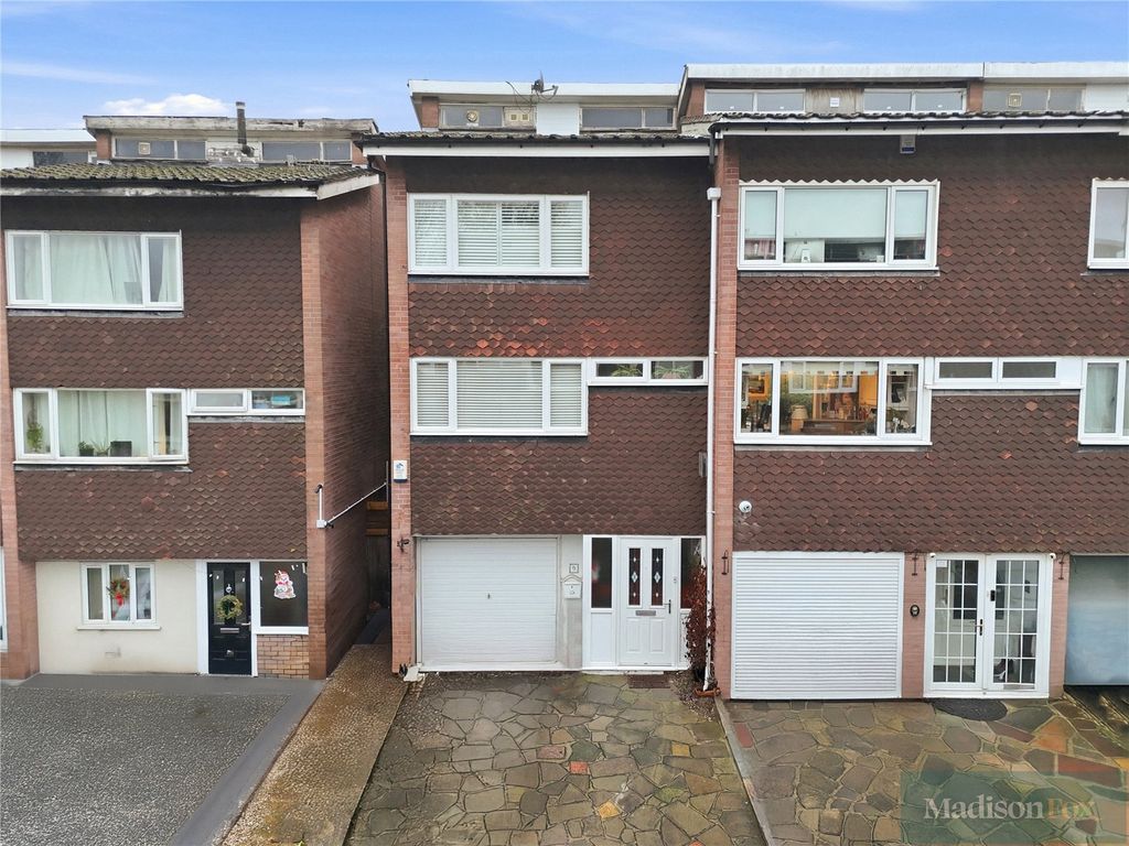 Property photo 1 of 35 Picture No. 08