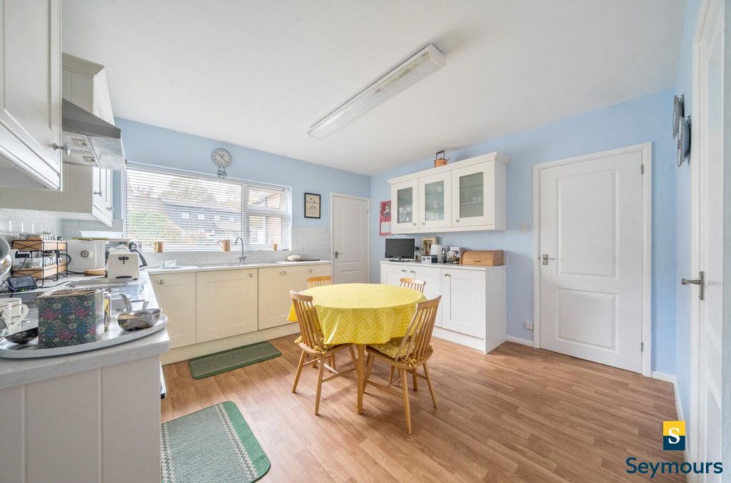 Property photo 2 of 24 Kitchen