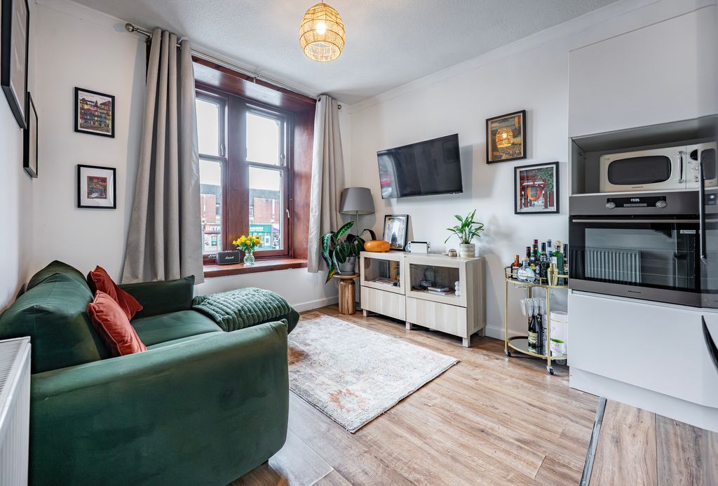 Property photo 2 of 23