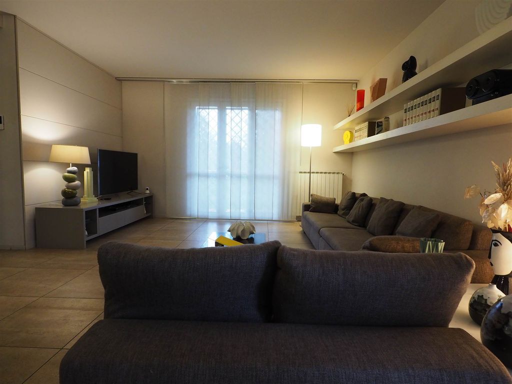 Property photo 3 of 30