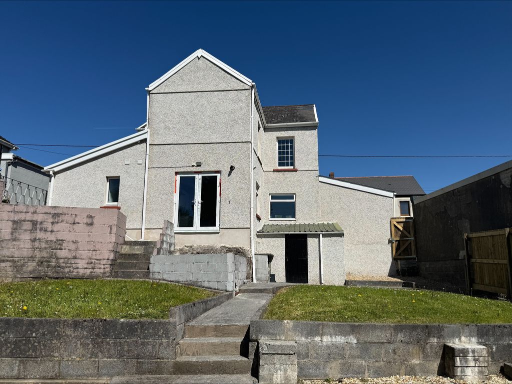 Additional image 14 of 4 bed property to rentWalter Road, Ammanford SA18
