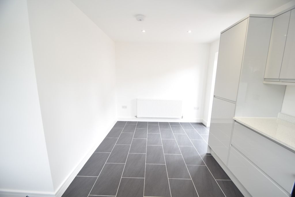 Property photo 3 of 16 5214902