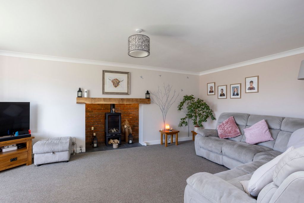 Property photo 3 of 24