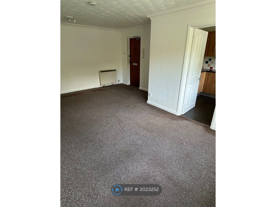 Property photo 2 of 16 Lounge