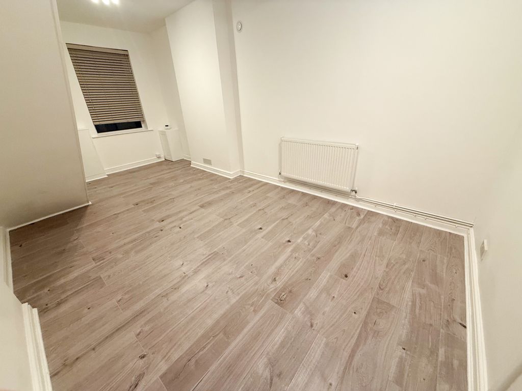 Property photo 3 of 16 Img_2671