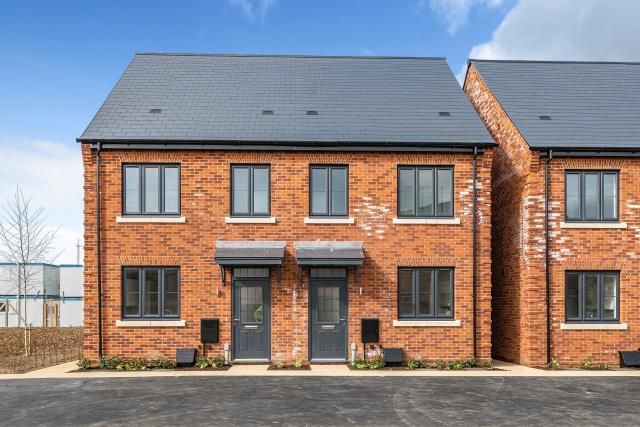 Property photo 2 of 11 External View
