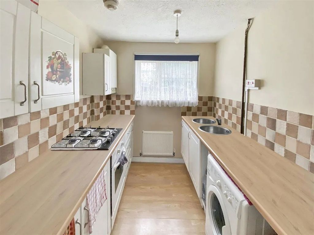 Property photo 3 of 6