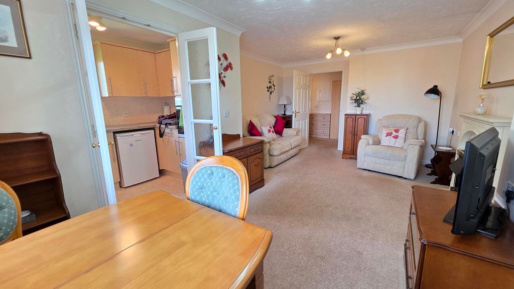 Property photo 2 of 13