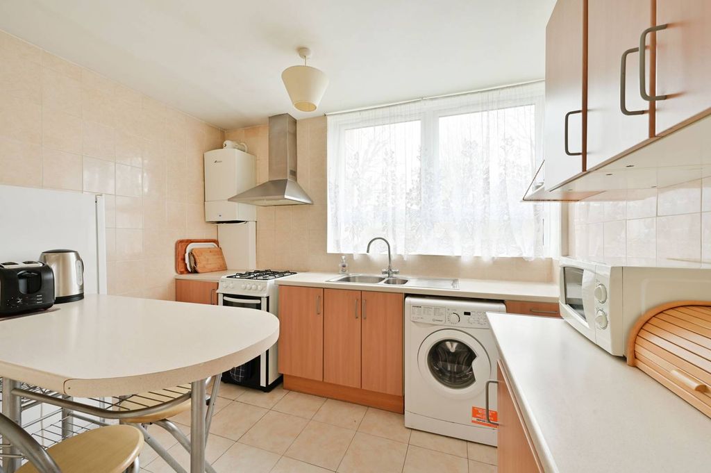Property photo 2 of 7