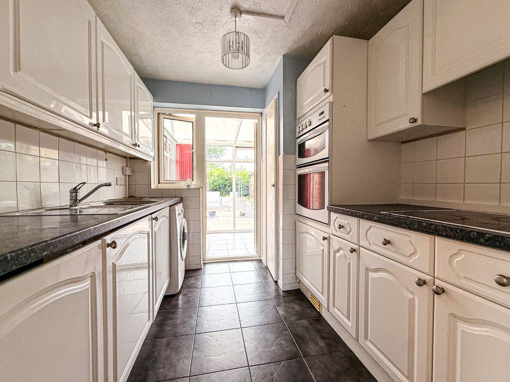 Property photo 3 of 13 4877415