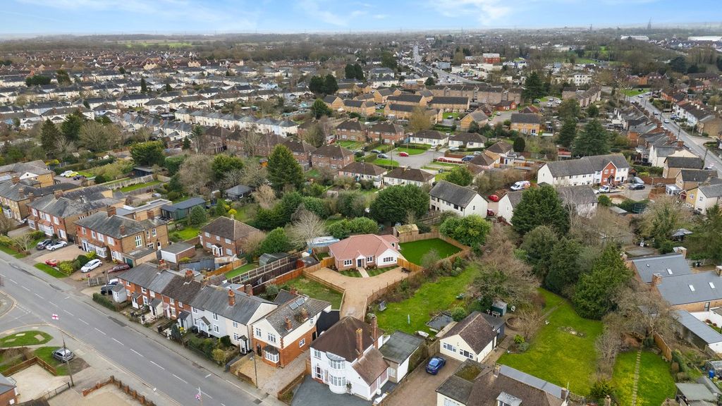 Property photo 2 of 20