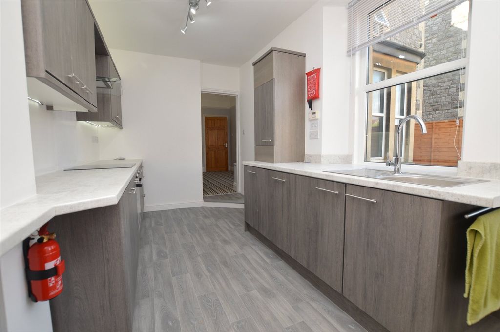 Property photo 2 of 15 Picture No. 20