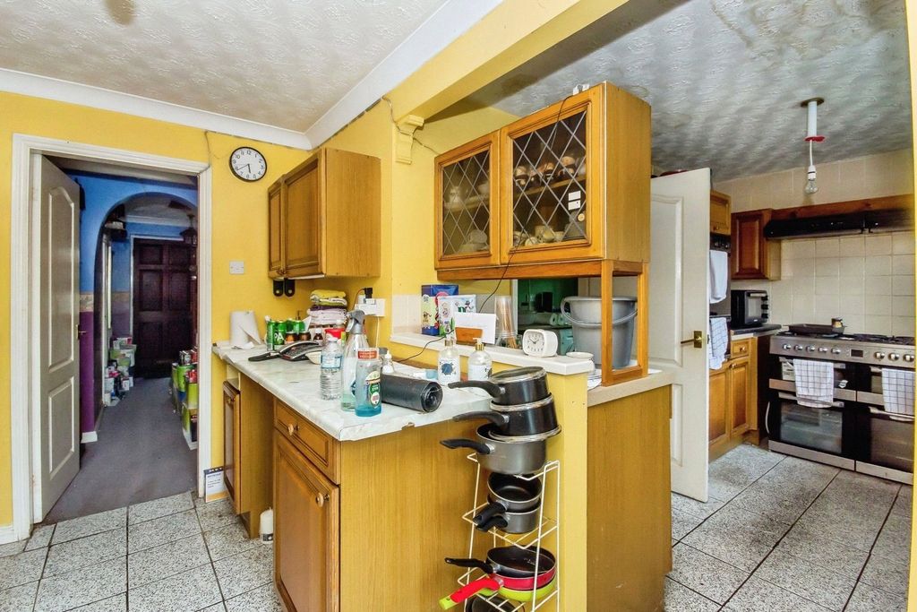 Property photo 3 of 16 Picture No. 02