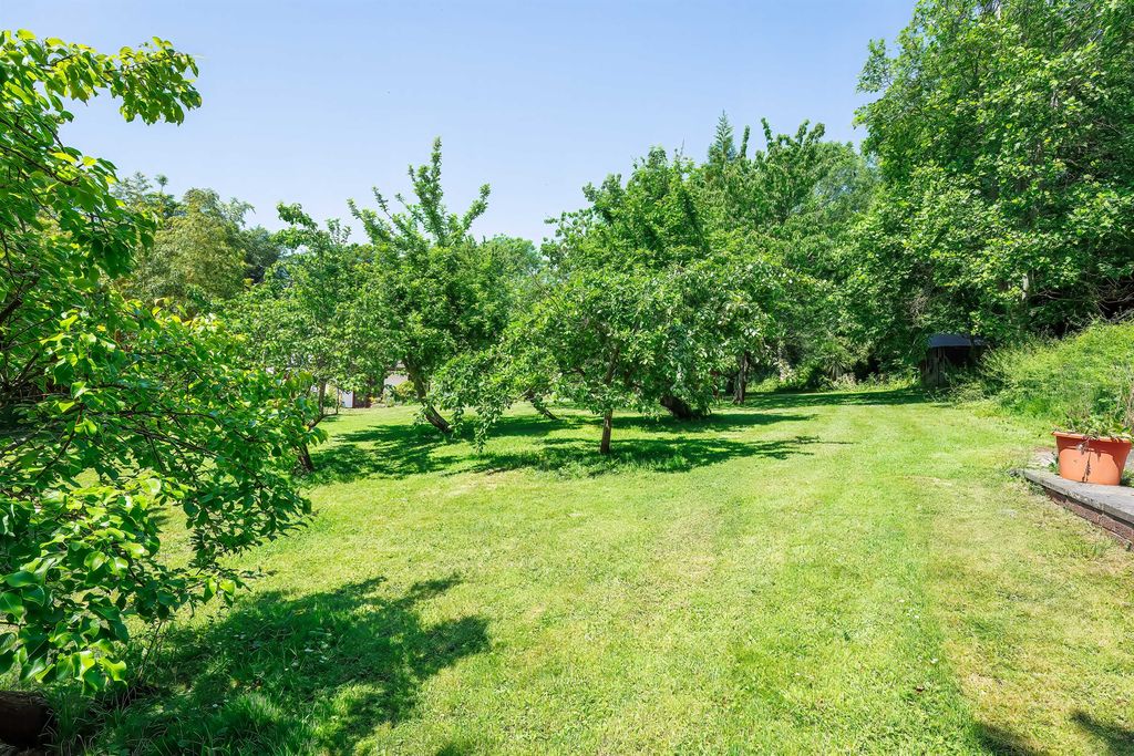 Property photo 3 of 34