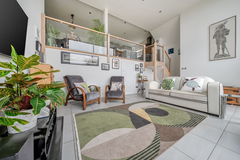 Property photo 3 of 22