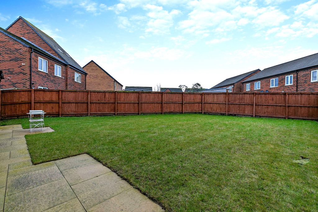 Property photo 2 of 18 Rear Garden