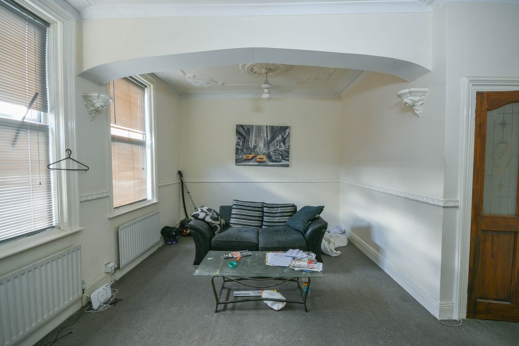 Property photo 3 of 17
