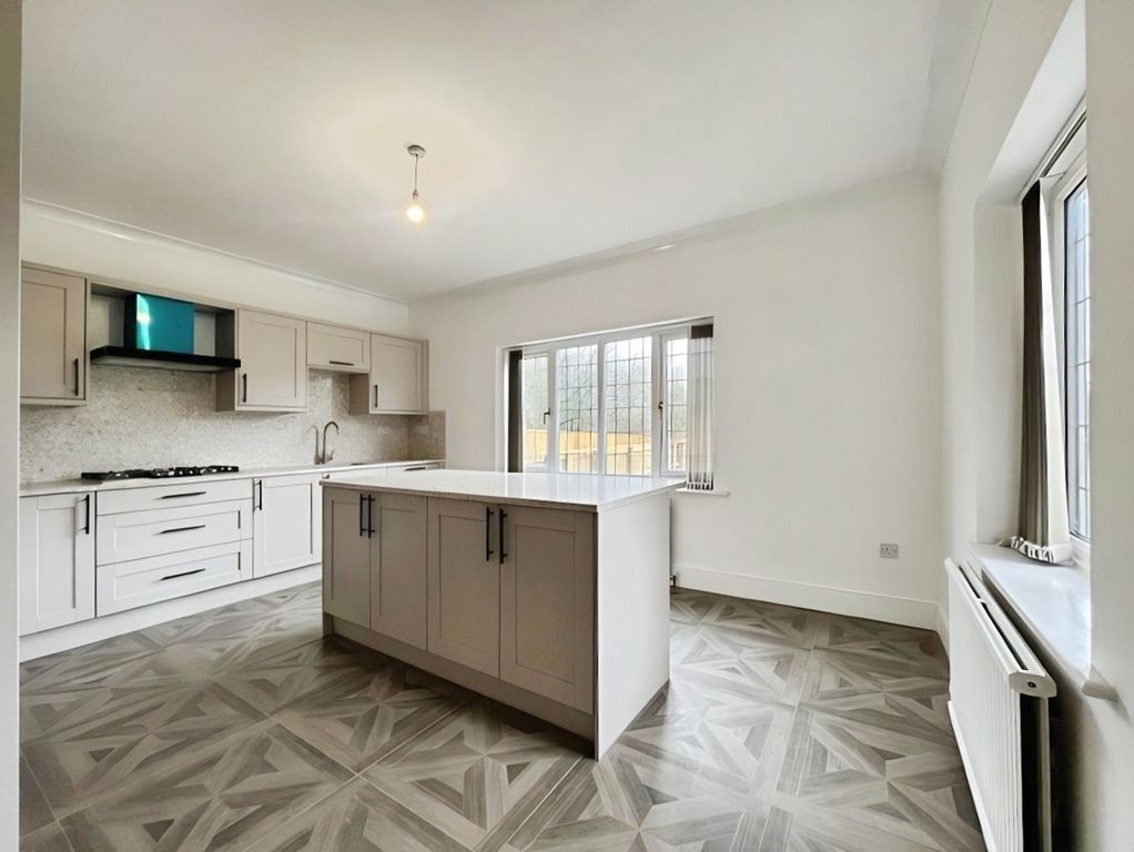 Property photo 3 of 27 Picture No. 21