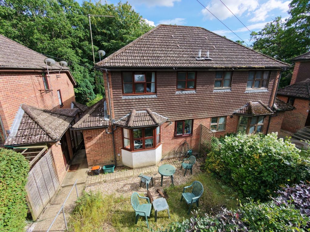Property photo 1 of 9