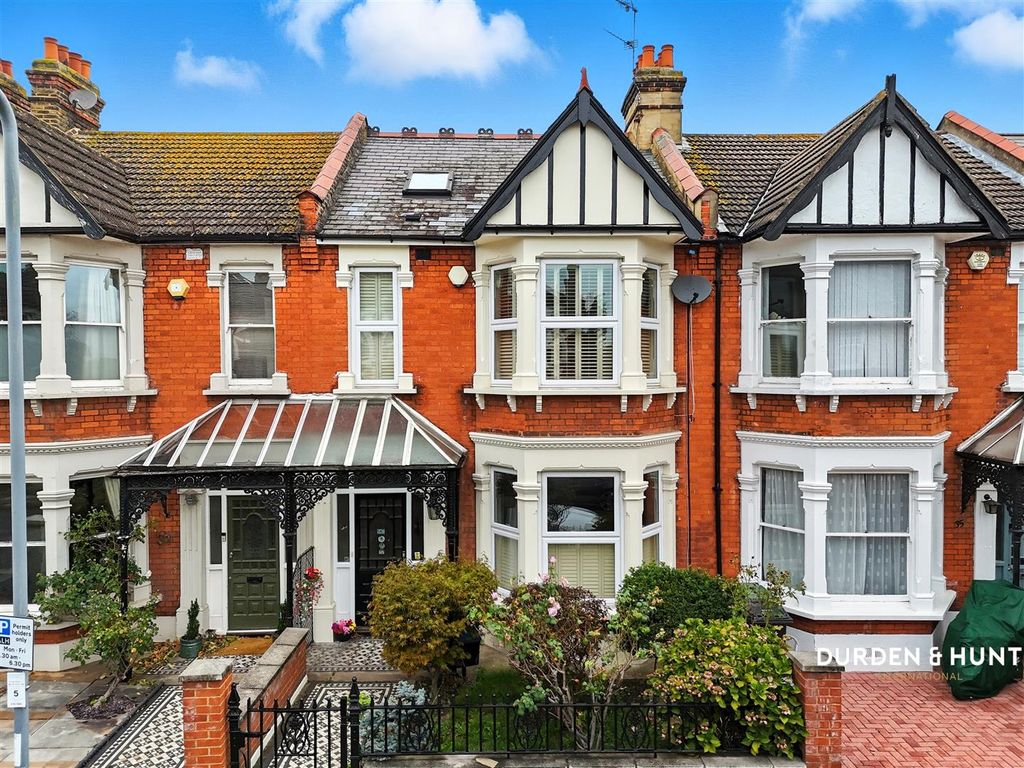 Property photo 1 of 25 Dover Road