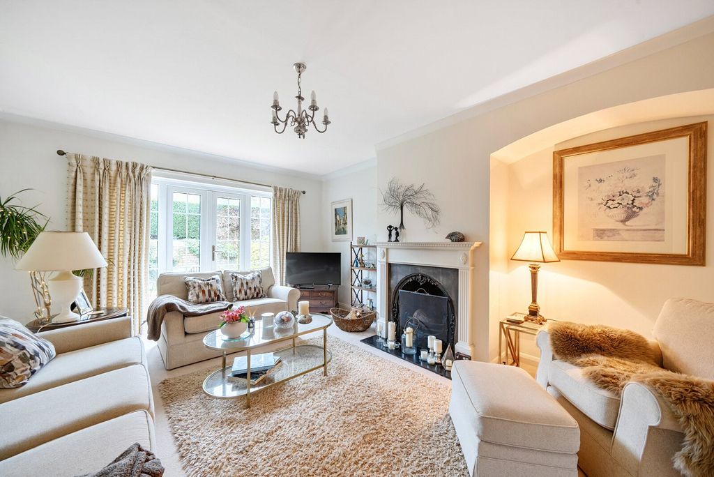 Property photo 3 of 13 Sitting Room