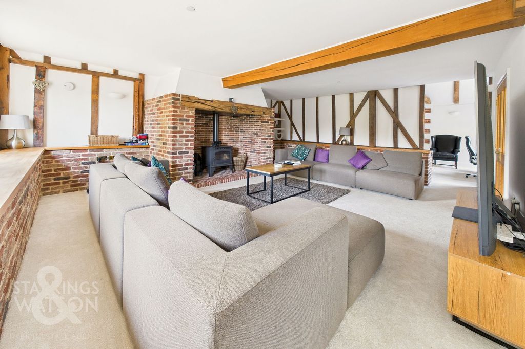 Property photo 2 of 29