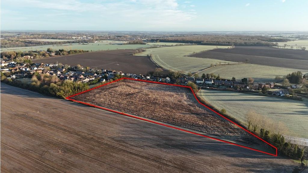Property photo 1 of 16 Red Line.Jpg