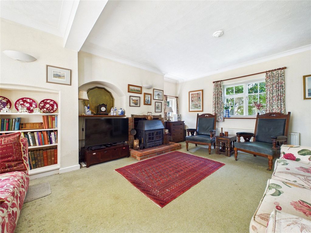 Property photo 2 of 21 Picture No. 15