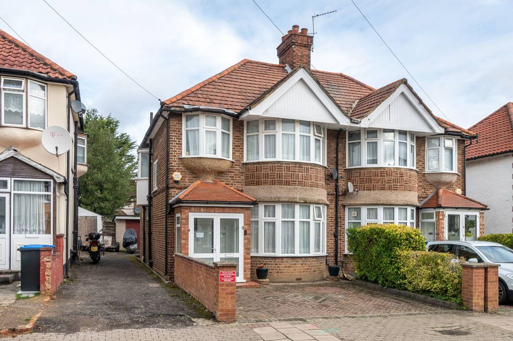 Property photo 2 of 18