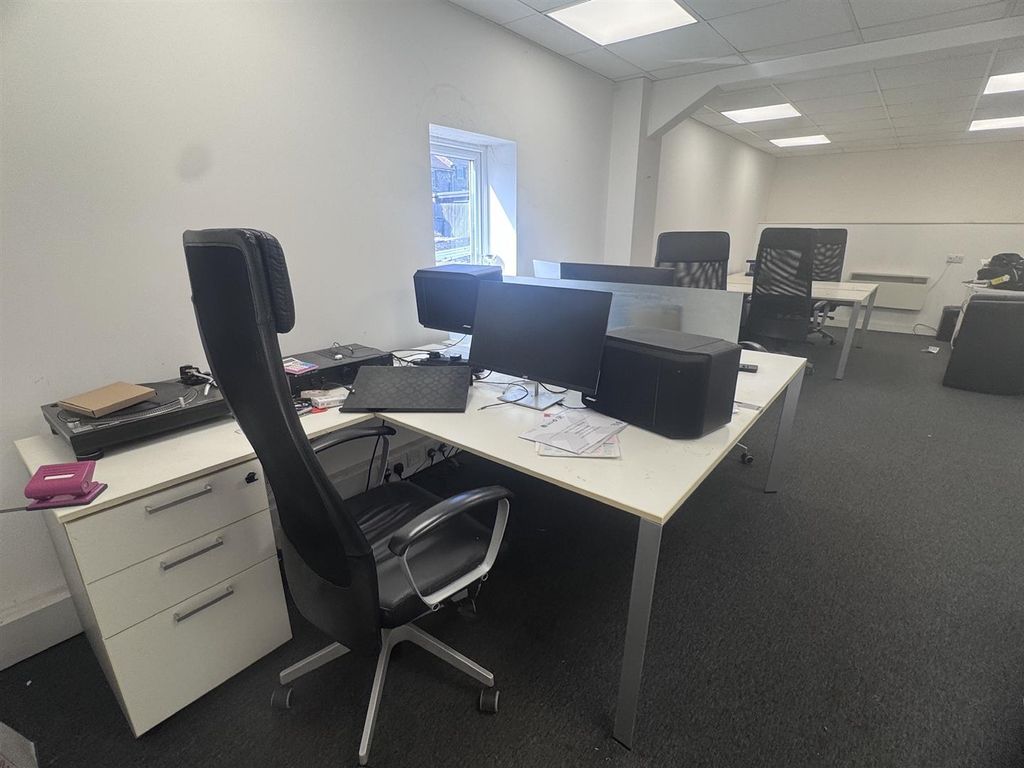 Property photo 3 of 6 1C8038A0-E27C-41Cf-9458-B638F05A3371_1_102_O.Jpeg