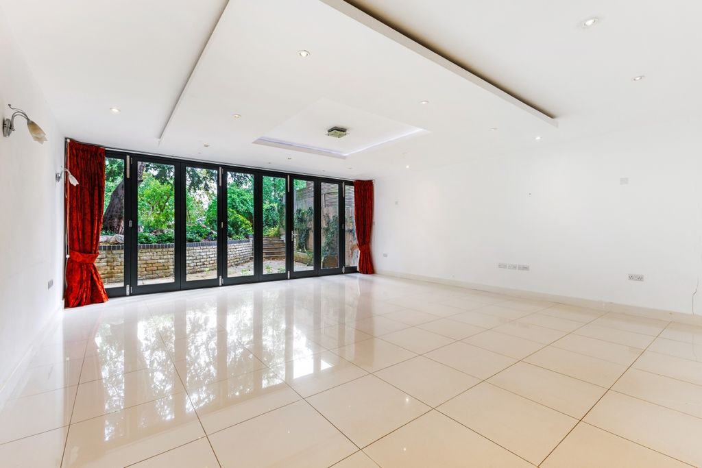 Property photo 3 of 20 98232_2 Royal Geo...