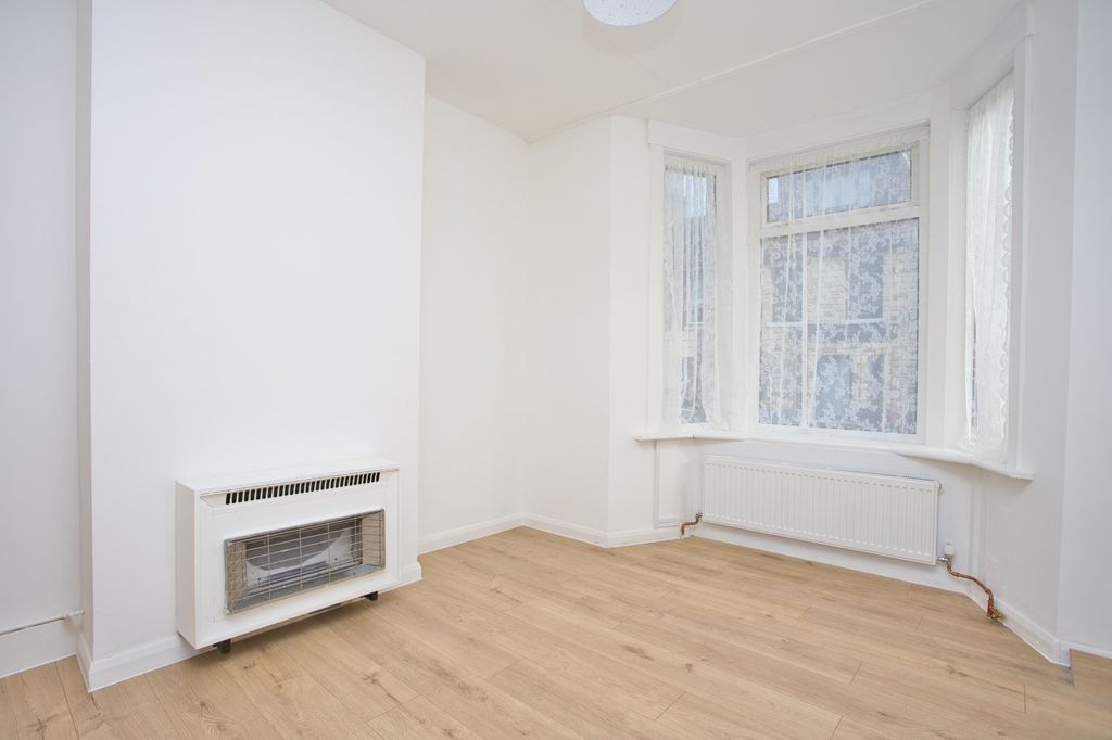 Property photo 2 of 10 Picture 2