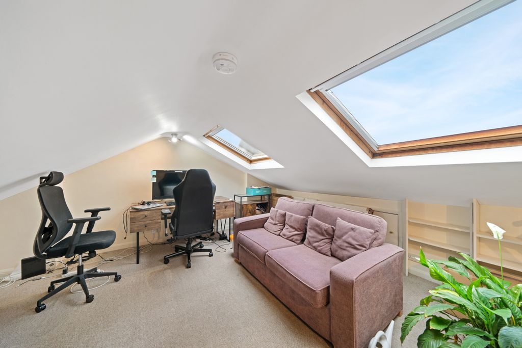 Property photo 3 of 8