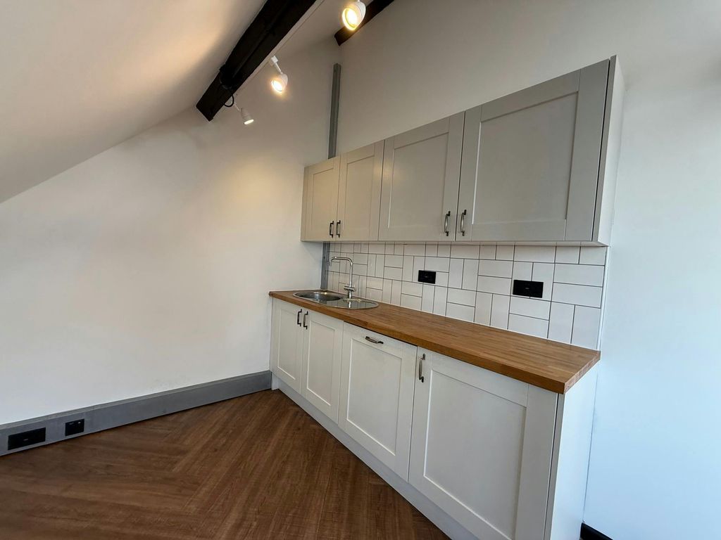 Property photo 3 of 8 20 Nw 1.Jpg