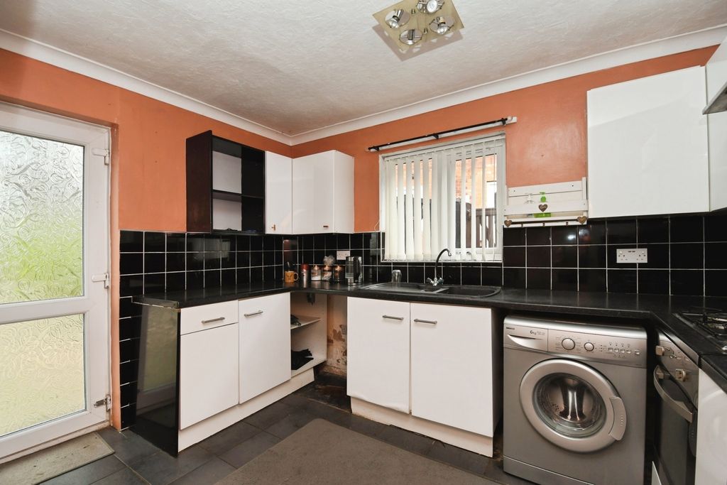 Property photo 3 of 16 Photo