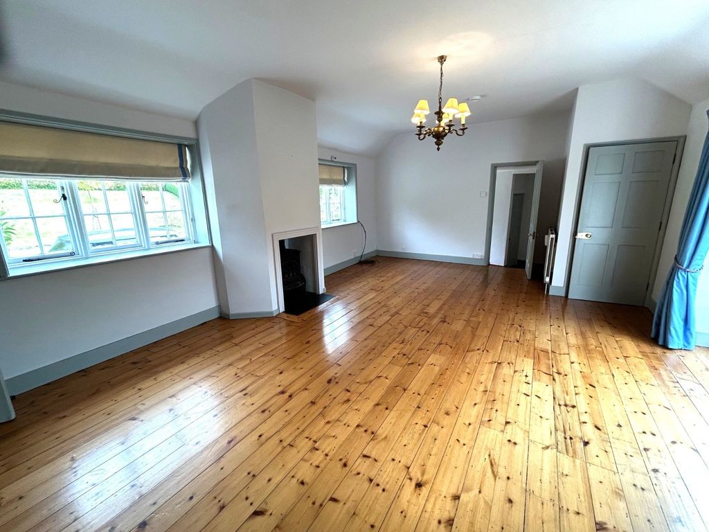 Property photo 2 of 19 Picture No. 18