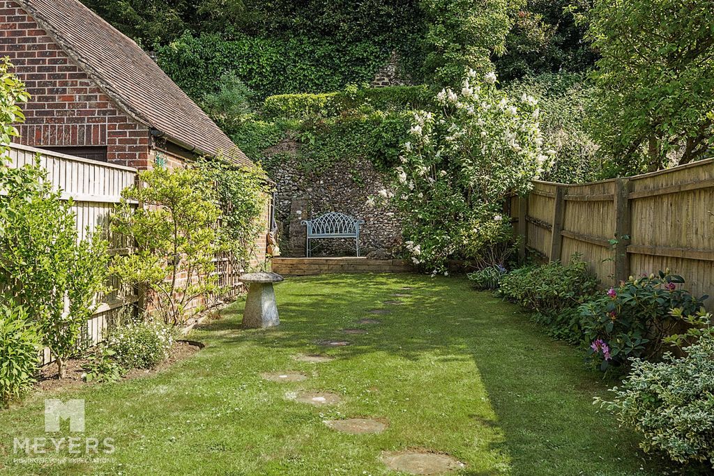 Property photo 3 of 25