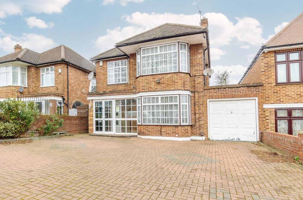 Property photo 3 of 12