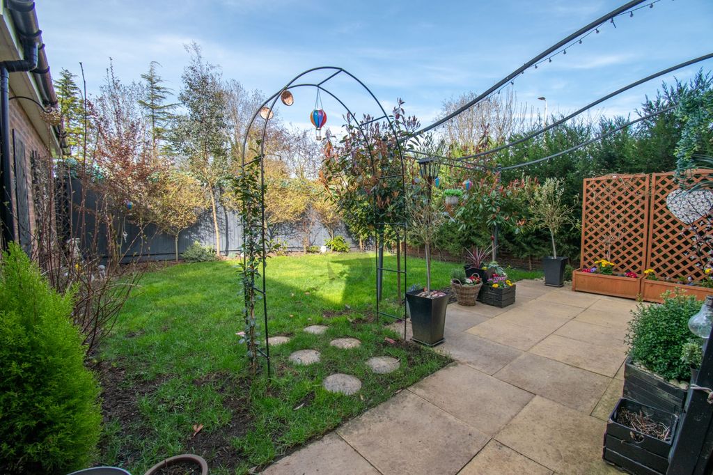 Property photo 3 of 18
