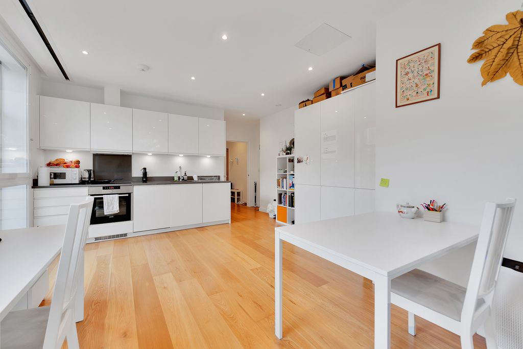 Property photo 2 of 7 Photo 02