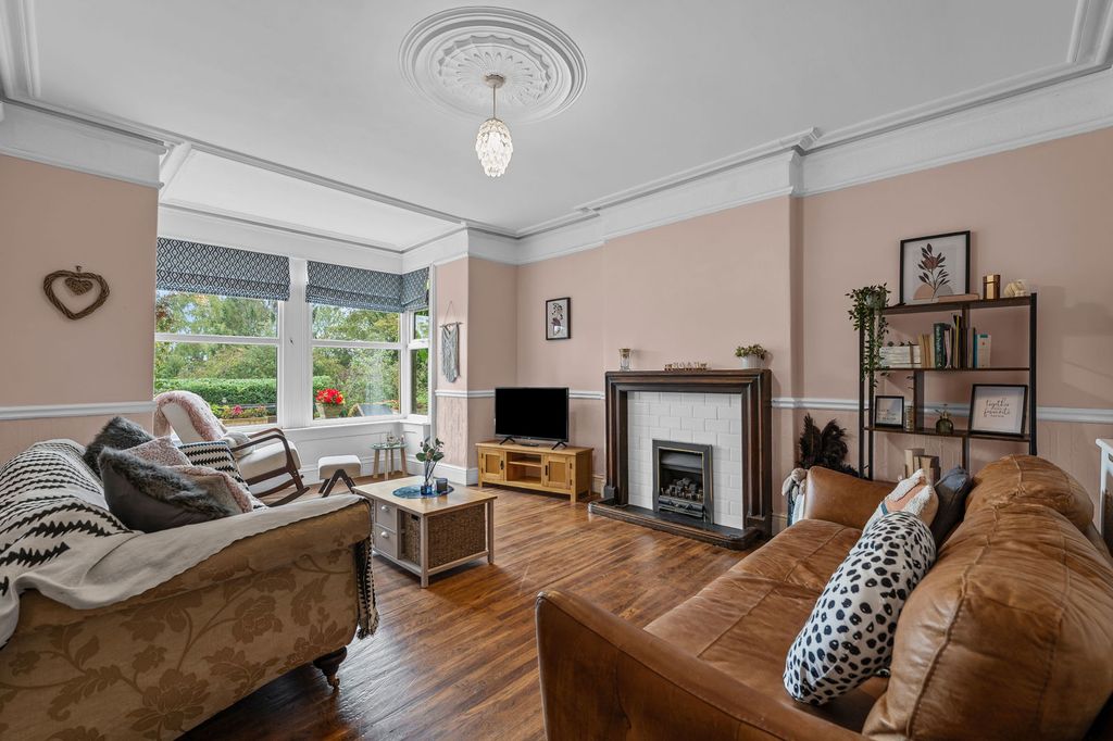 Property photo 3 of 54