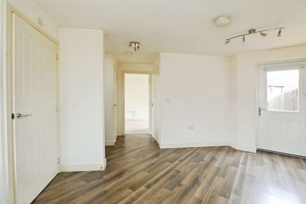 Property photo 3 of 11 Pbox-Img.Jpg