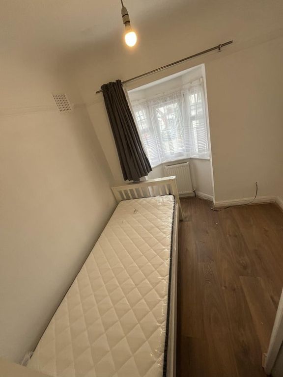 Property photo 1 of 2