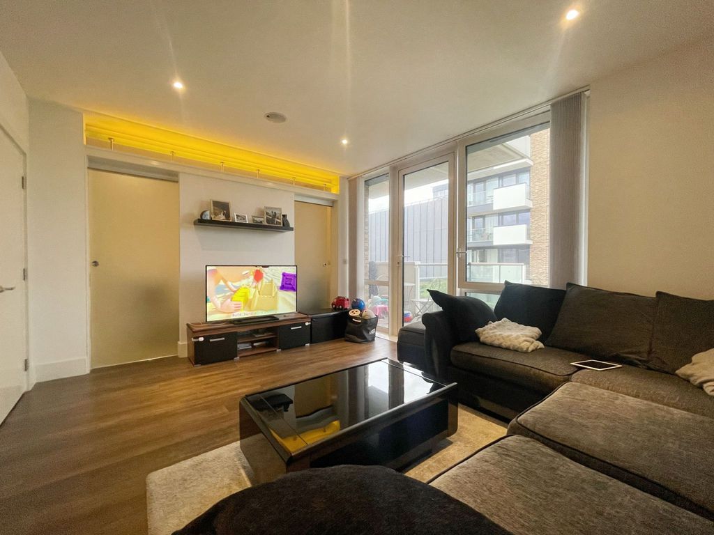 Property photo 2 of 11 Gallery