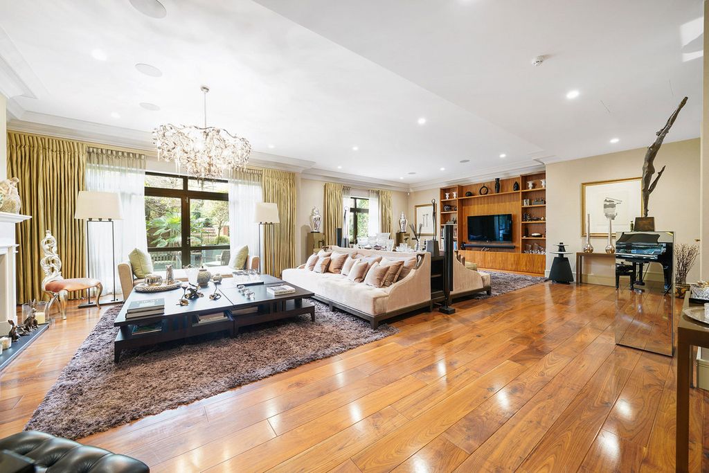 Property photo 1 of 12