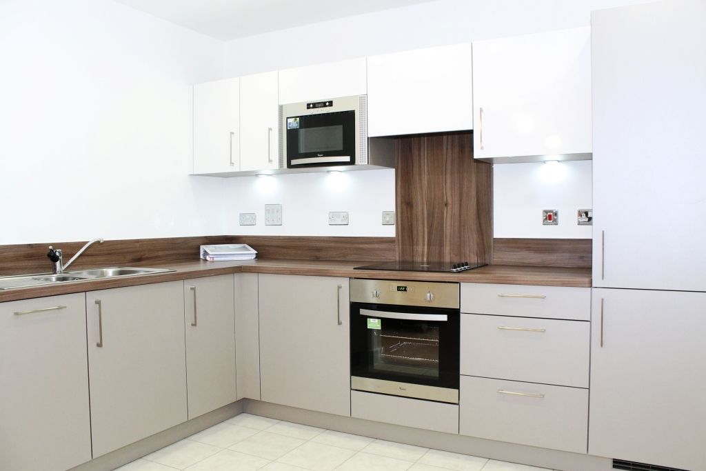 Property photo 2 of 6 Kitchen
