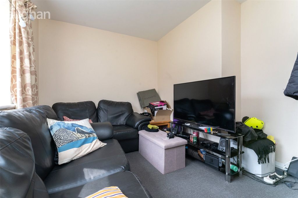 Property photo 3 of 18 Picture No. 08