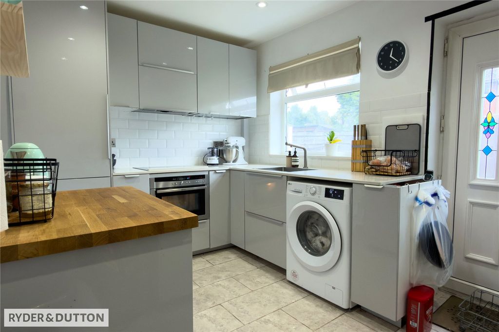 Property photo 2 of 15 Kitchen