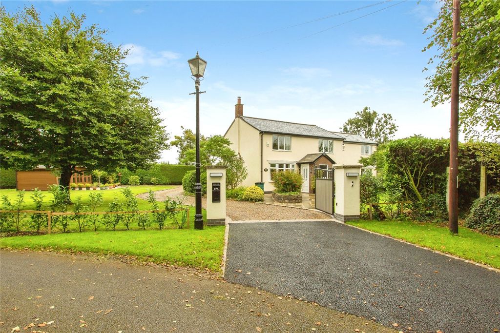 Property photo 1 of 27 Picture No. 14