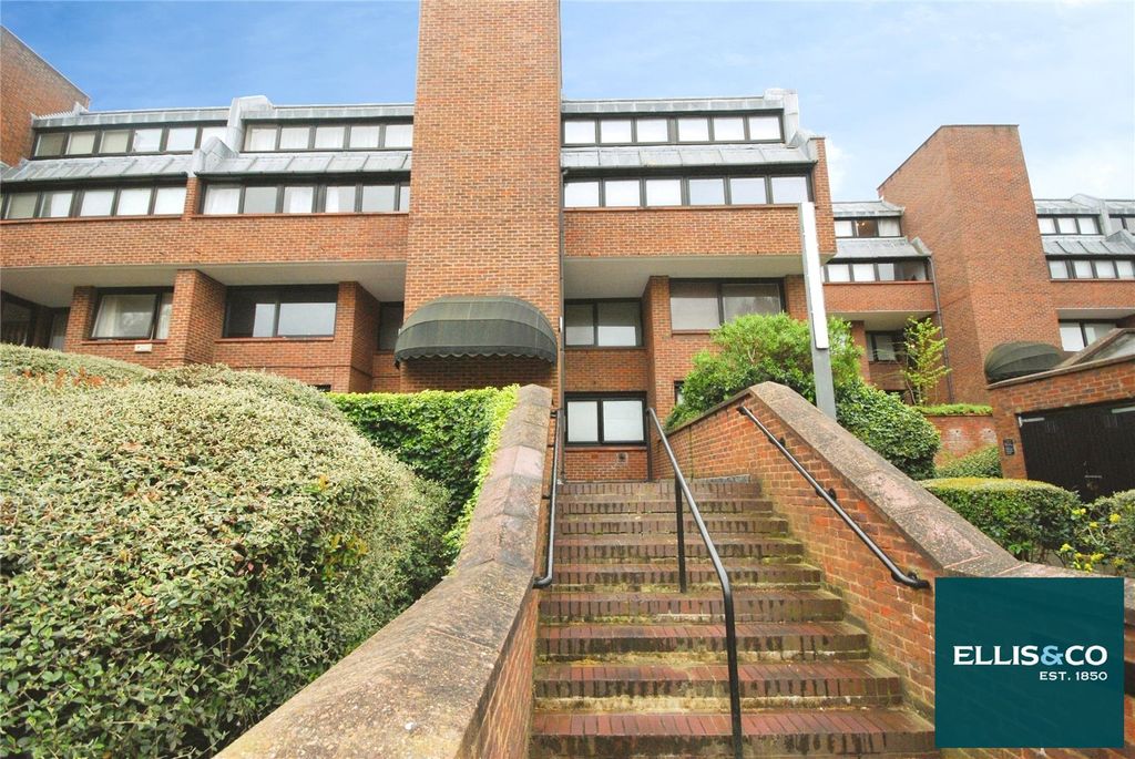 Property photo 1 of 11 Picture No. 15